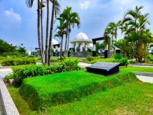 Dikebumikan Di Mana Saja