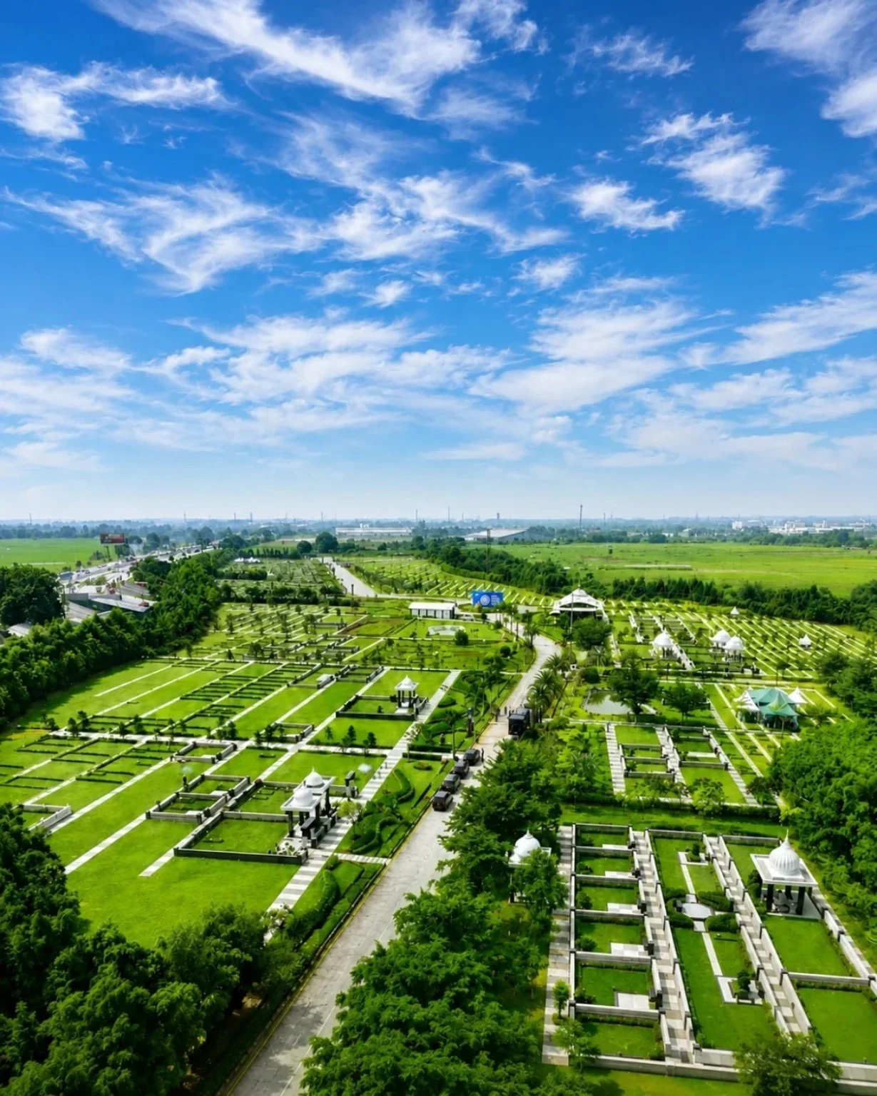 Pemandangan kawasan Al Azhar Memorial Garden