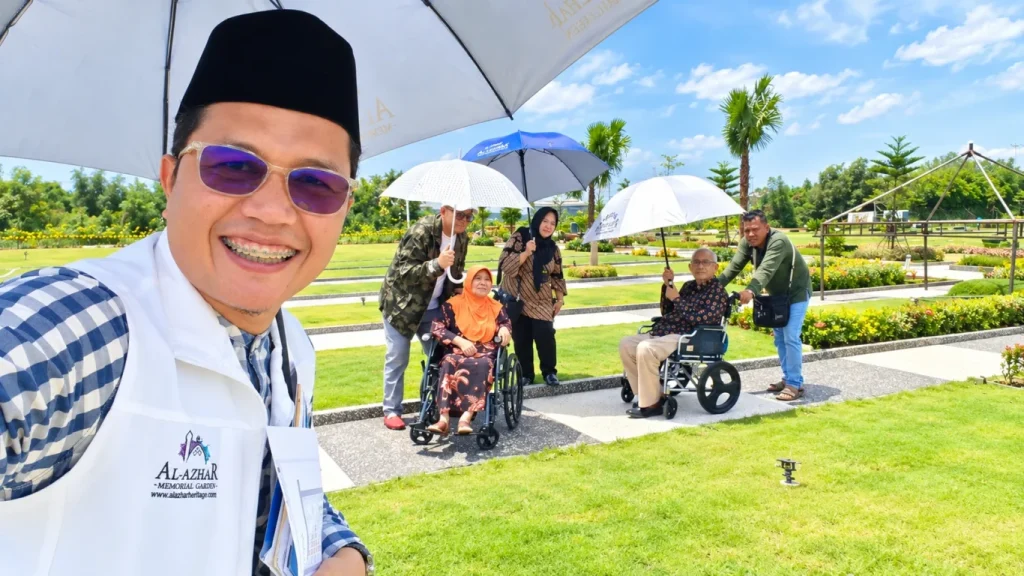 Dokumentasi pendampingan keluarga survei kavling makam