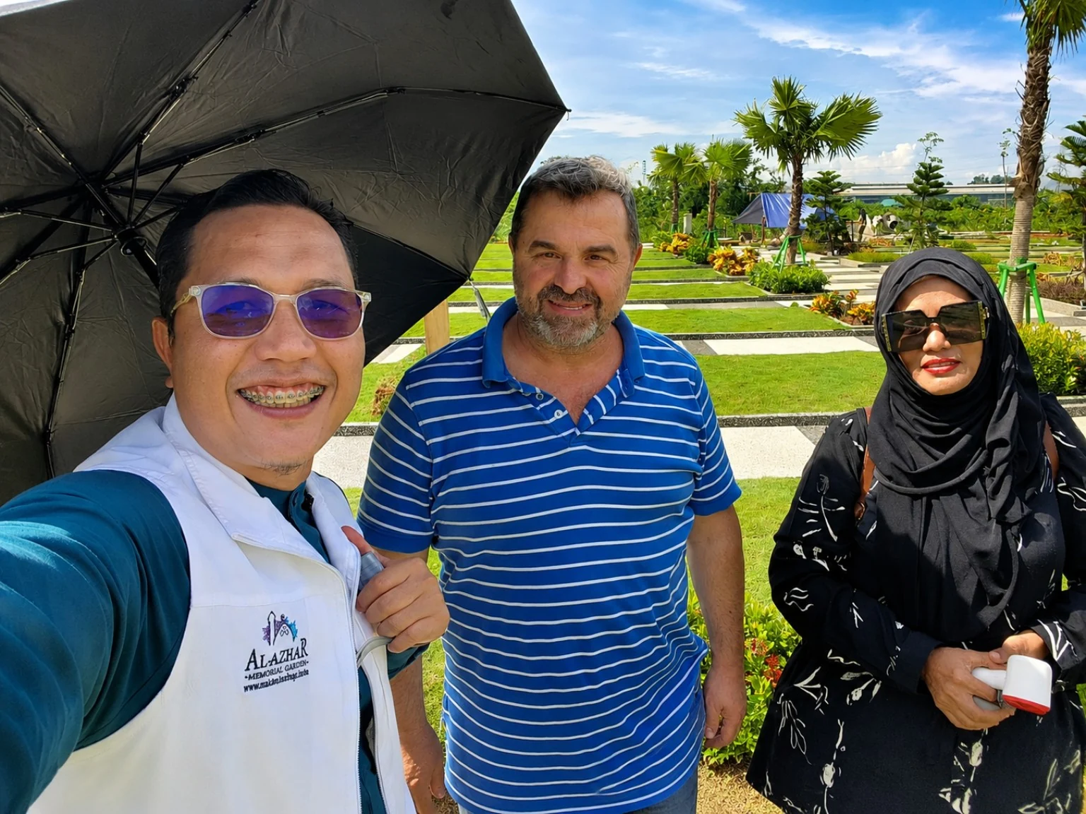 Dokumentasi diskusi calon konsumen Al Azhar Memorial Garden